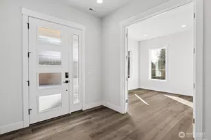 24914 SE 17th St, Sammamish, WA 98075 - Photo 4