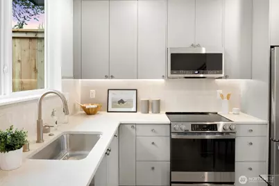 8841 Earl Avenue NW, Seattle, WA 98117 - Photo 10