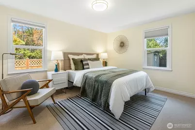 8254 Bagley Avenue N, Seattle, WA 98103 - Photo 12