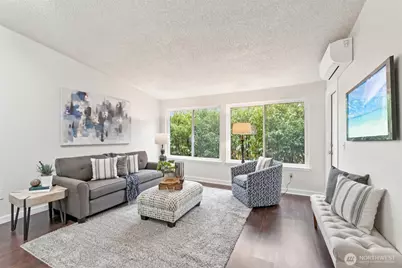 12567 35th Avenue NE #204, Seattle, WA 98125 - Photo 4