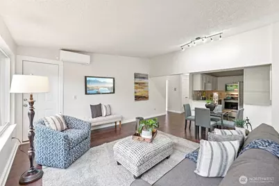 12567 35th Avenue NE #204, Seattle, WA 98125 - Photo 4