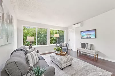 12567 35th Avenue NE #204, Seattle, WA 98125 - Photo 6