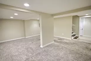 9827 8th Ave NE, Seattle, WA 98115 - Photo 18