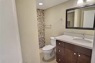 9827 8th Ave NE, Seattle, WA 98115 - Photo 24