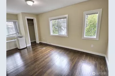 9827 8th Avenue NE, Seattle, WA 98115 - Photo 8