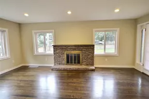 9827 8th Ave NE, Seattle, WA 98115 - Photo 16