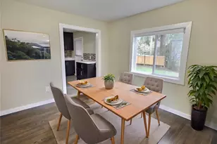 9827 8th Ave NE, Seattle, WA 98115 - Photo 12