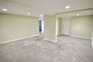 9827 8th Ave NE, Seattle, WA 98115 - Photo 20