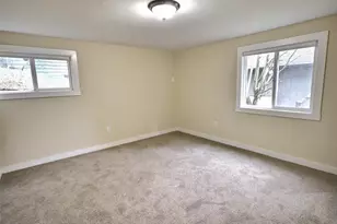 9827 8th Ave NE, Seattle, WA 98115 - Photo 22