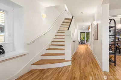 7527 45th Avenue NE, Seattle, WA 98115 - Photo 4