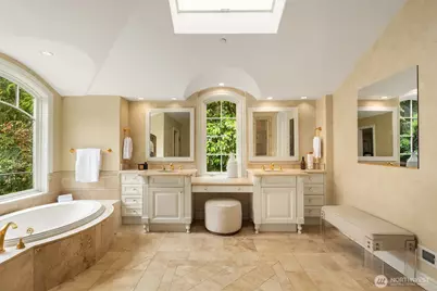 3210 Hunts Point Road, Hunts Point, WA 98004 - Photo 14