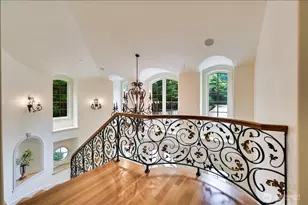 3210 Hunts Point Rd, Hunts Point, WA 98004 - Photo 8