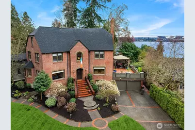 3333 43rd Avenue NE, Seattle, WA 98105 - Photo 1