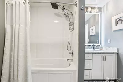 11060 NE 33rd Place #E3, Bellevue, WA 98004 - Photo 24