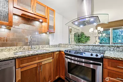 11060 NE 33rd Place #E3, Bellevue, WA 98004 - Photo 14