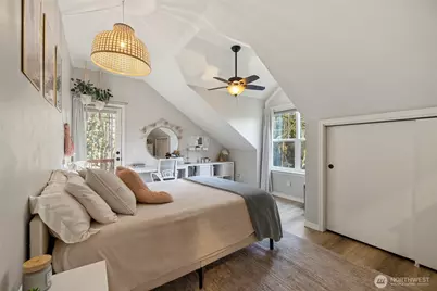 9330 240th Avenue SE, Issaquah, WA 98027 - Photo 16