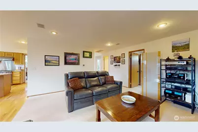 1704 Field Place NE, Renton, WA 98059 - Photo 14