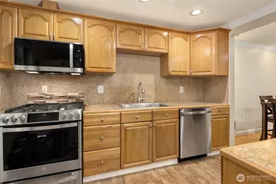 4727 W Lake Sammamish Parkway SE #B201, Issaquah, WA 98027 - Photo 10