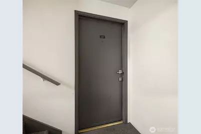 4727 W Lake Sammamish Parkway SE #B201, Issaquah, WA 98027 - Photo 2