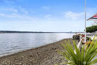 609 Shore Dr, Bremerton, WA 98310 - Photo 2
