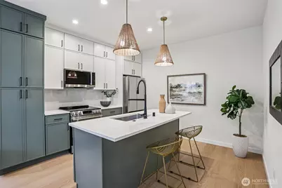 13748 Stone Avenue N, Seattle, WA 98133 - Photo 6