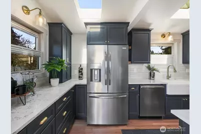 114 S 212th Street, Des Moines, WA 98198 - Photo 6