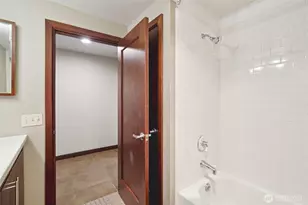 1400 2nd Ave N, Seattle, WA 98109 - Photo 16