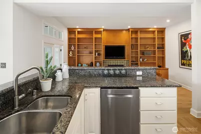 928 17th Avenue E, Seattle, WA 98112 - Photo 10