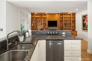 928 17th Ave E, Seattle, WA 98112 - Photo 10