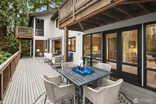 9027 SE 50th St, Mercer Island, WA 98040 - Photo 16