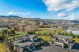 1695 Easy St, Wenatchee, WA 98801 - Photo 2