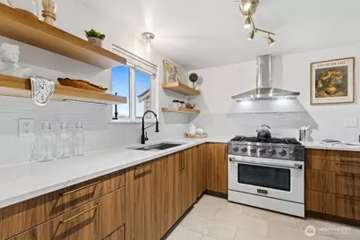 9444 26th Avenue SW, Seattle, WA 98106 - Photo 4