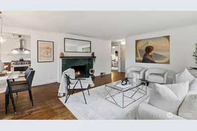 9444 26th Avenue SW, Seattle, WA 98106 - Photo 2