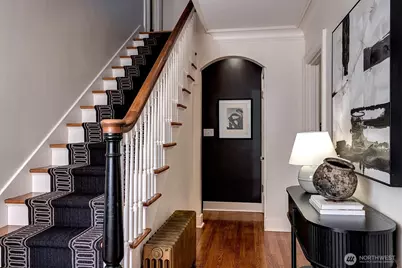 2103 5th Avenue N, Seattle, WA 98109 - Photo 4