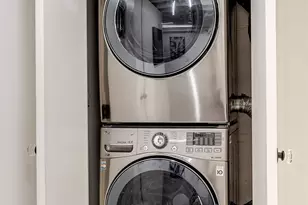 2103 5th Ave N, Seattle, WA 98109 - Photo 32