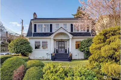 2103 5th Avenue N, Seattle, WA 98109 - Photo 2