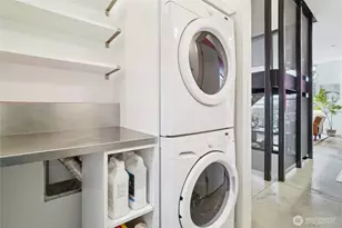 1321 S State St, Seattle, WA 98144 - Photo 14
