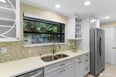 9011 Roanoke Road NE, Bremerton, WA 98311 - Photo 14