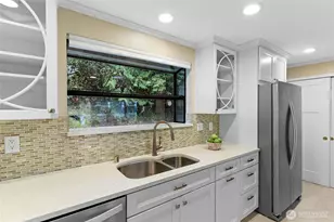 9011 Roanoke Rd NE, Bremerton, WA 98311 - Photo 14