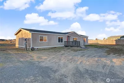 4112 Road E.9 NE, Moses Lake, WA 98837 - Photo 2