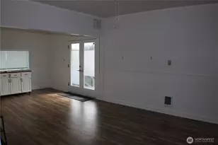 1224 4th St, Cosmopolis, WA 98537 - Photo 4