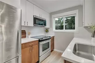 4621 Grandview Dr W, University Place, WA 98466 - Photo 10