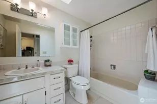 617 W Mercer Pl, Seattle, WA 98119 - Photo 10