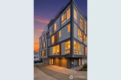 10712 SE 2nd Street, Bellevue, WA 98004 - Photo 1