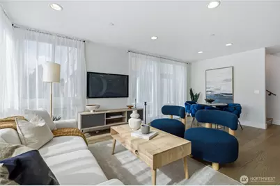 10712 SE 2nd Street, Bellevue, WA 98004 - Photo 4