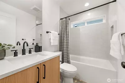 4048 32nd Avenue W #B, Seattle, WA 98199 - Photo 4