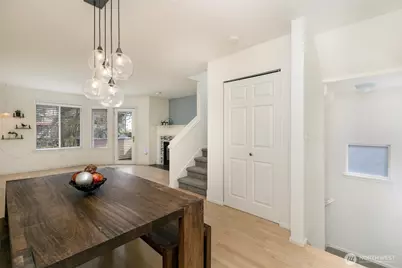 730 N 95th Street, Seattle, WA 98103 - Photo 2