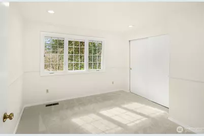 24106 NE 6th Place, Sammamish, WA 98074 - Photo 16