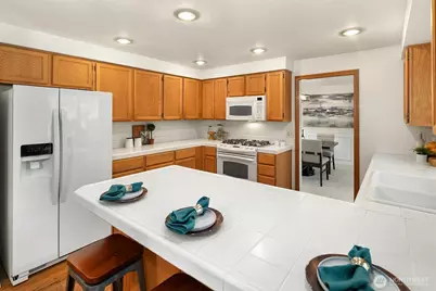 24106 NE 6th Place, Sammamish, WA 98074 - Photo 10