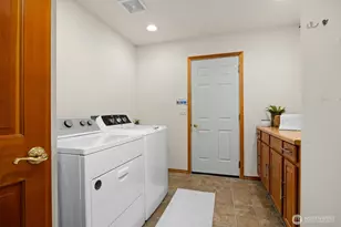 1231 Broad St, Bellingham, WA 98229 - Photo 20